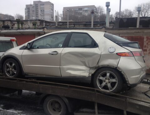 євакуація авто з пошкодженим колесом, евакуація авто, эвакуация авто